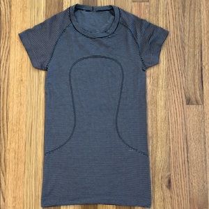 Women’s Lululemon Swiftly Tech Short Sleeve Crew